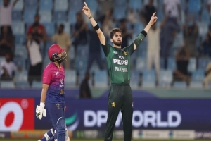 শেষ হাসি হাসল পাকিস্তান