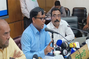 রেল টিকিটের পাশাপাশি জাতীয় পরিচয়পত্রটা সঙ্গে রাখতে হবে : ডিসি