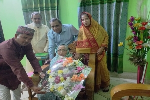 'আমরা কুপি বাতি জ্বালিয়ে বই পড়তাম'