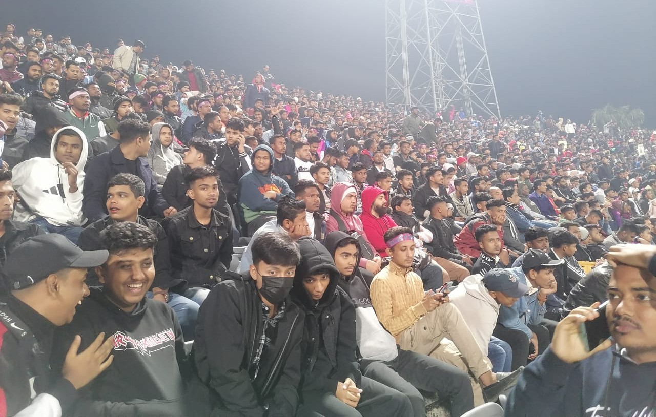 মাঠে সিলেট স্ট্রাইকার্স, প্রাণ ফিরেছে স্টেডিয়ামে 