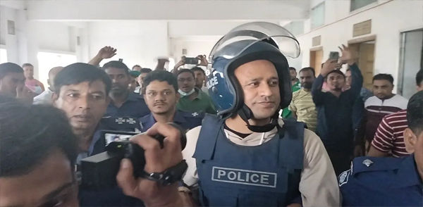 ব্যারিস্টার সুমন ২ দিনের রিমান্ডে