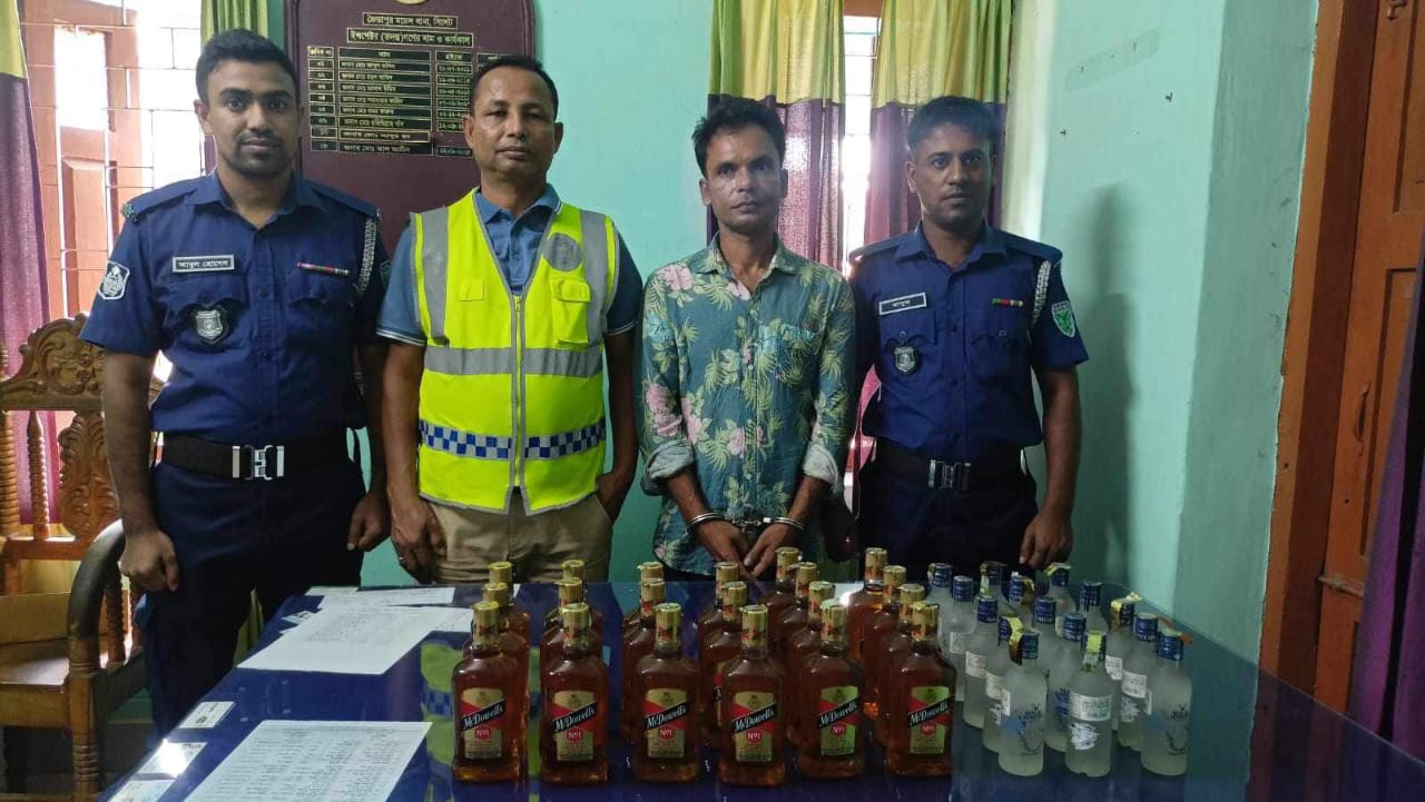 জৈন্তাপুরে ৩৯ বোতল বেদেশি মদ সহ যুবক আটক 