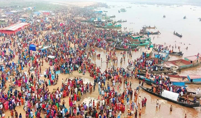 তাহিরপুরে পণতীর্থ মহা-বারুণী স্নানে ভক্তদের ঢল