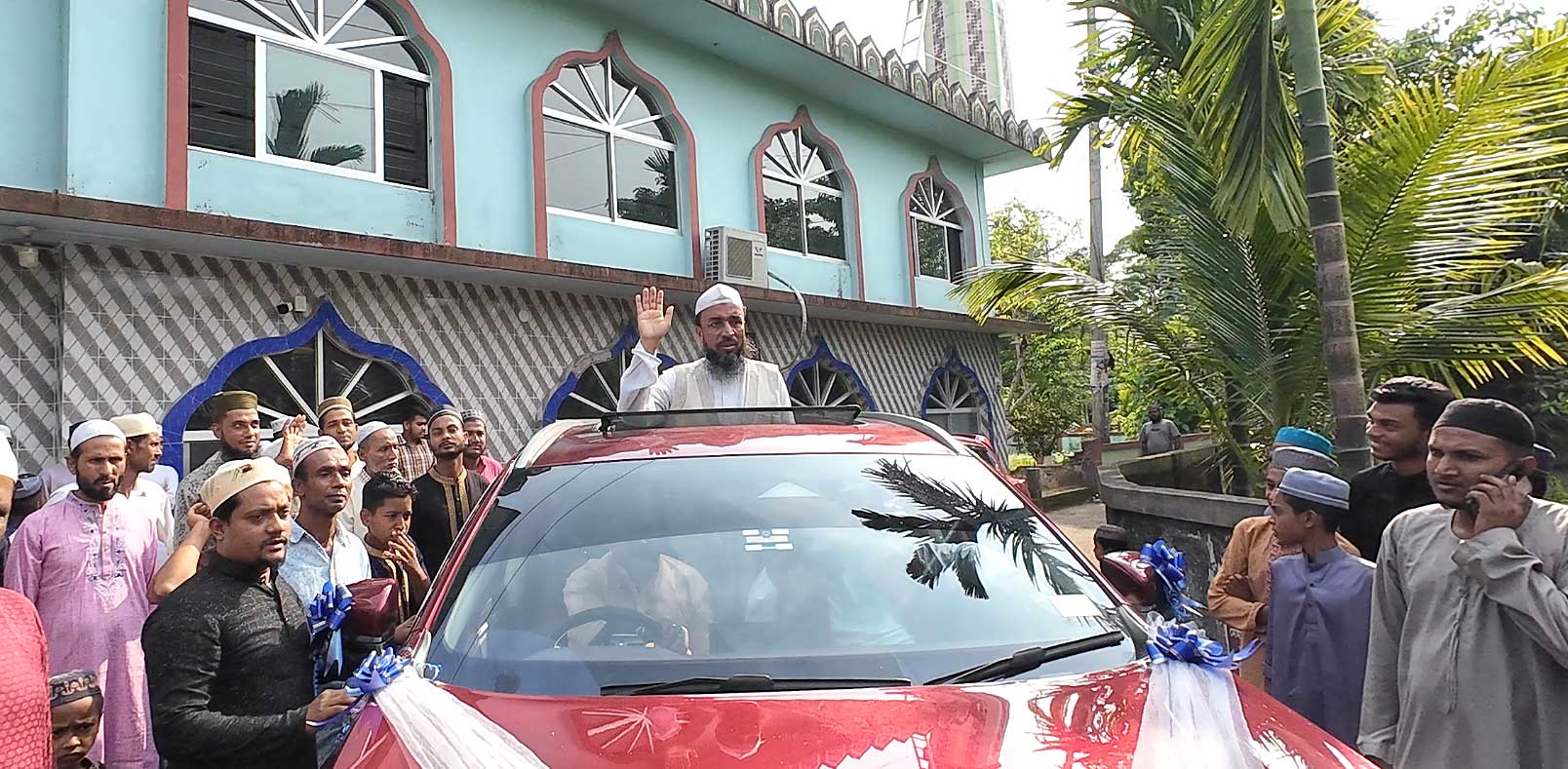 গোলাপগঞ্জে মসজিদের ইমামকে রাজকীয় বিদায়