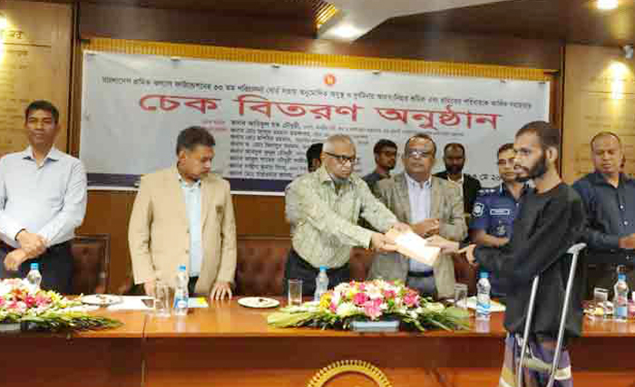 শ্রম আইন সংশোধনের উদ্যোগ নেয়া হয়েছে : শ্রমমন্ত্রী