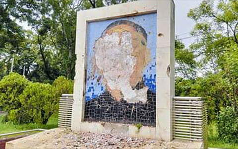 শাবিতে বঙ্গবন্ধুর ম্যুরাল ও চেতনা ৭১ ভাস্কর্য ভাঙচুর