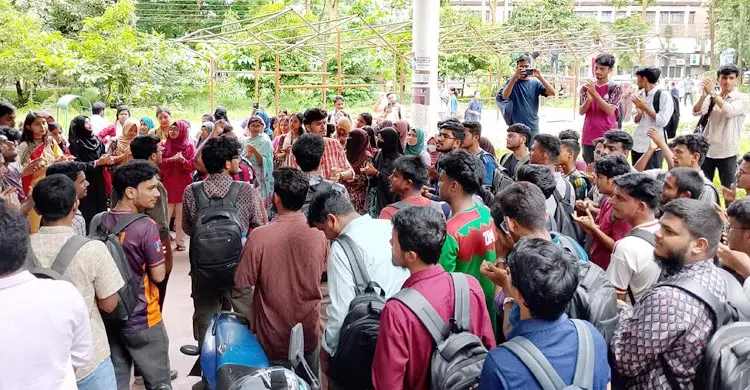 শাবিপ্রবি শিক্ষার্থীকে মারধরের ঘটনায় ক্যাম্পাসে ফের বিক্ষোভ