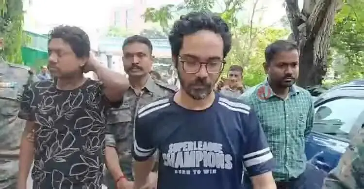 পশ্চিমবঙ্গের বিশেষ আদালতে তোলা হলো হাদি হত্যার প্রধান দুই আসামিকে