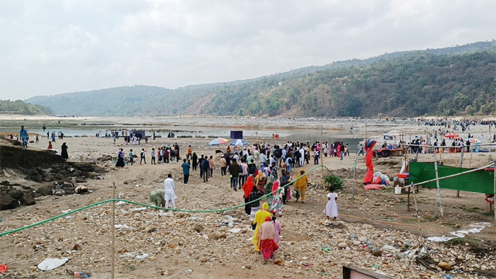 ঈদের ছুটিতে সিলেটে পর্যটকদের উপচেপড়া ভিড়