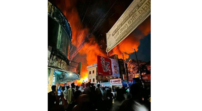 সুনামগঞ্জে আগুনে পুড়ল ৮ দোকান, ক্ষতি ৬ কোটি টাকা