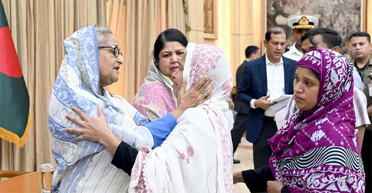 নিহত ৩৪ জনের পরিবারকে প্রধানমন্ত্রীর আর্থিক সহায়তা