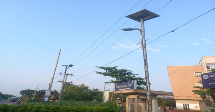 ওসমানীনগরে বিকল সৌরবাতি, অন্ধকারে জনদুর্ভোগ