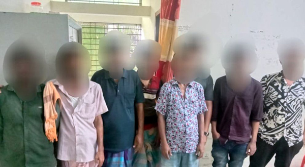 দক্ষিণ সুরমায় তীর শিলং জুয়ার আসরে অভিযান, আটক ৮