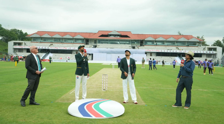 টসে হেরে ব্যাটিংয়ে বাংলাদেশ