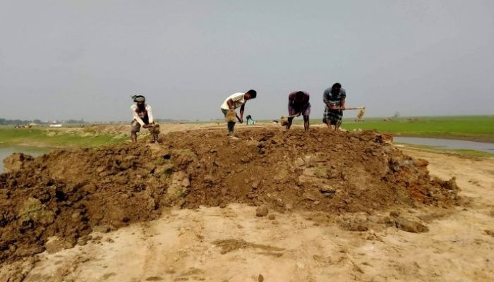 কাগজে-কলমে অগ্রগতি ৬৫ শতাংশ, বাস্তবে চিত্র ভিন্ন