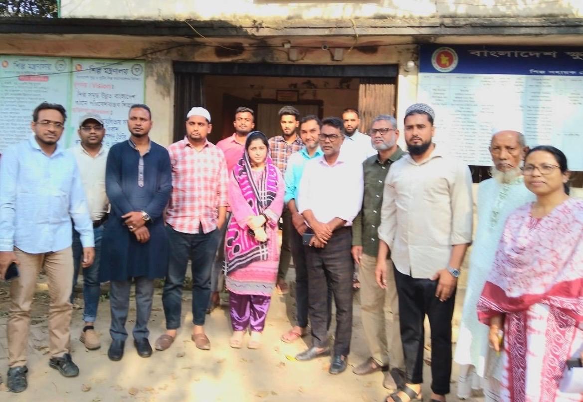 ললীছড়ার উপর অবৈধ স্থাপনা অপসারণের দাবিতে এলাকাবাসীর গণস্বাক্ষর