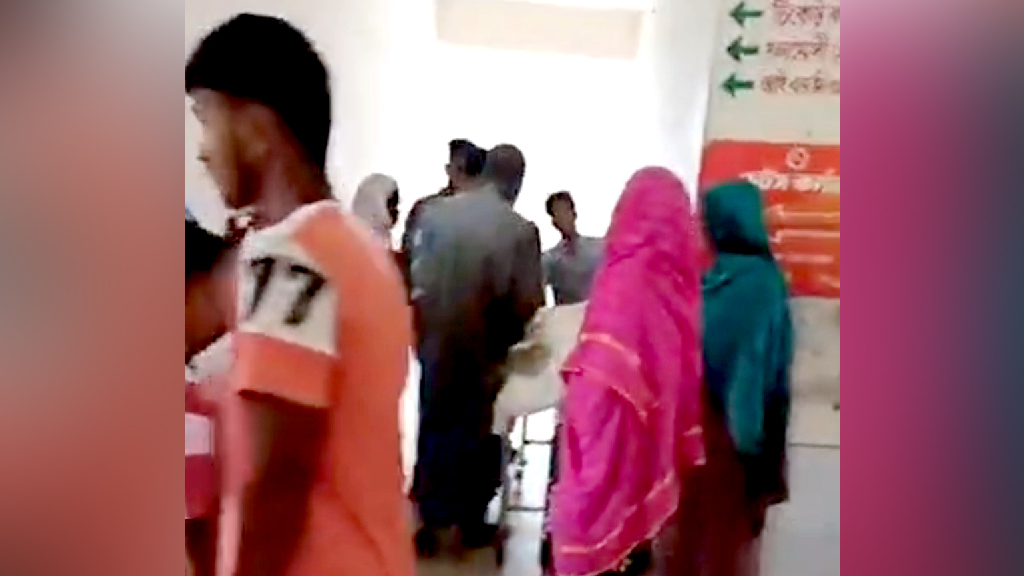 বাহুবলে বিদ্যুৎস্পৃষ্ট হয়ে বাবা-ছেলের মৃত্যু