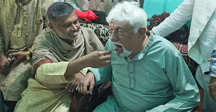 পরাজিত হয়েও কথা রাখলেন শিশির মনির