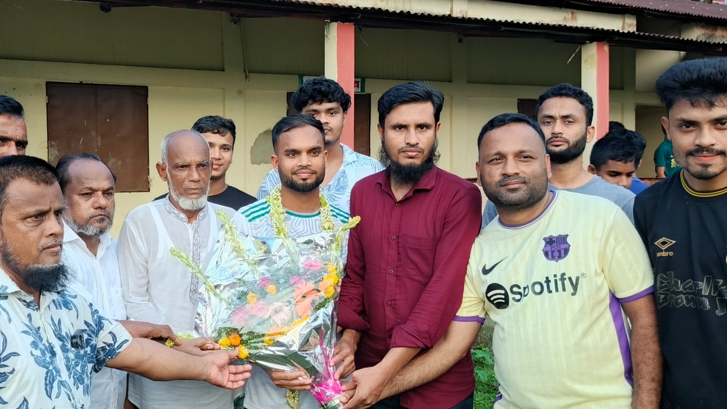 জাতীয় ফুটবল দলে খেলতে দেশে আসলেন গোলাপগঞ্জের তানভীর