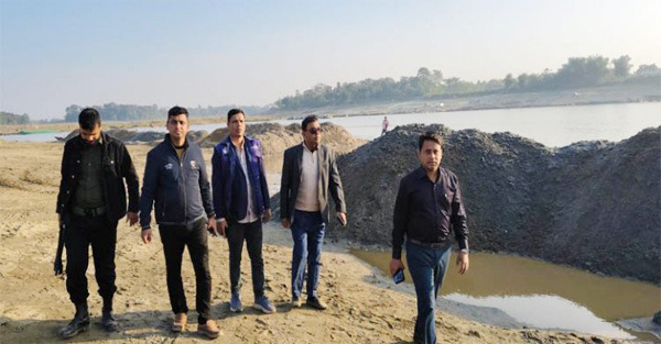 জাফলংয়ে অবৈধ বালু উত্তোলন অভিযানে প্রায় ২৫ হাজার ঘনফুট বালু জব্দ