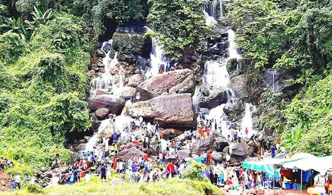 সিলেটে পর্যটকদের ভিড়