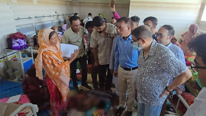 হঠাৎ হবিগঞ্জ সদর হাসপাতালে স্বাস্থ্যমন্ত্রী, দুই কর্মকর্তার বিরুদ্ধে ব্যবস্থা
