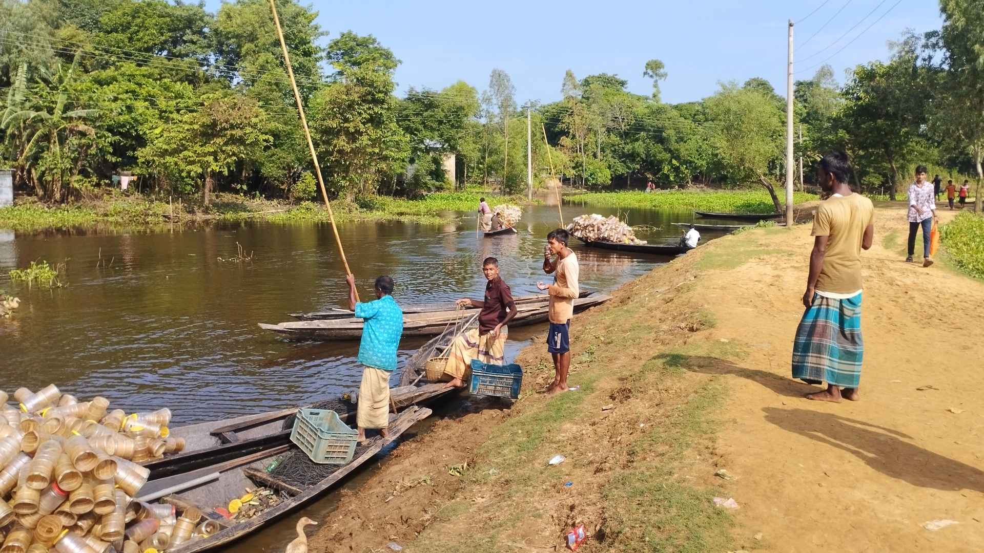 হাওরের জলে 'বাঁধা' জীবন