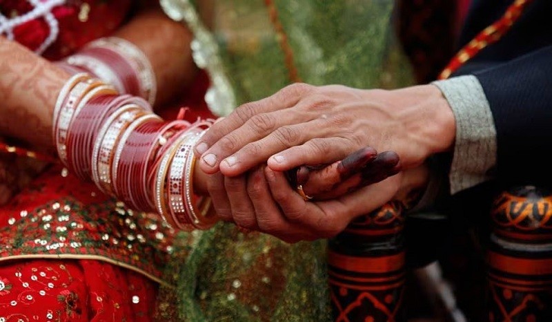 অল্প বয়সে বিয়ে করার যত উপকারিতা