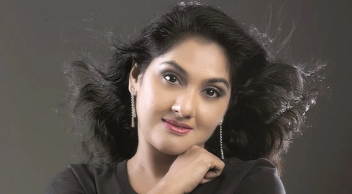 দ্বিতীয় স্বামীর মৃত্যুর পর থেকে লিভ-ইন সম্পর্কে অরবিন্দ