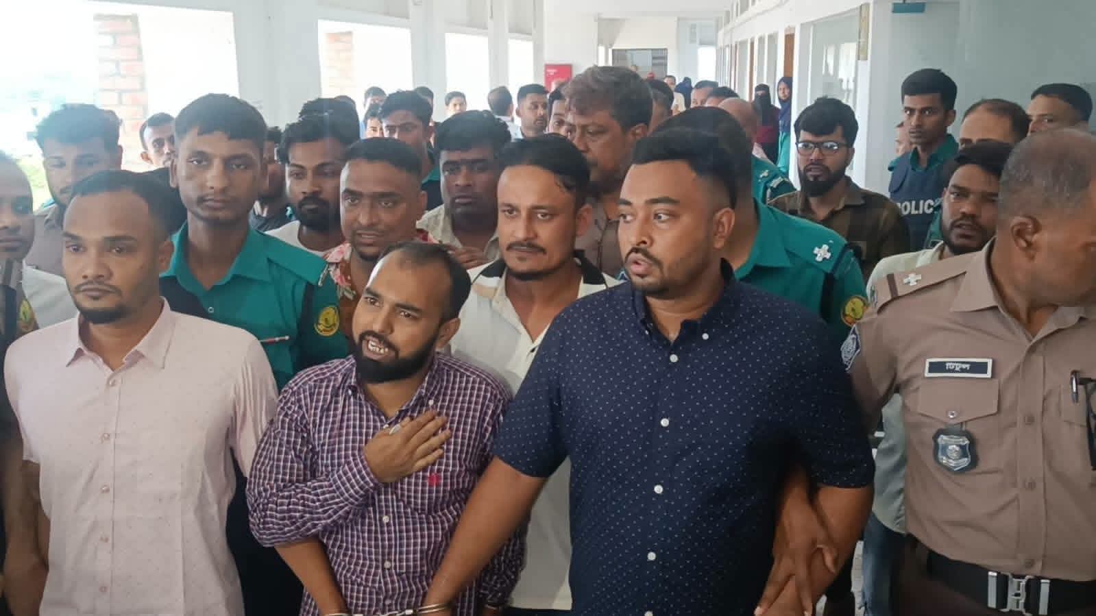 এম&zwnj;সি কলেজ ছাত্রাবাসে সংঘবদ্ধ ধর্ষণ: আদালতে রায় পড়া শুরু