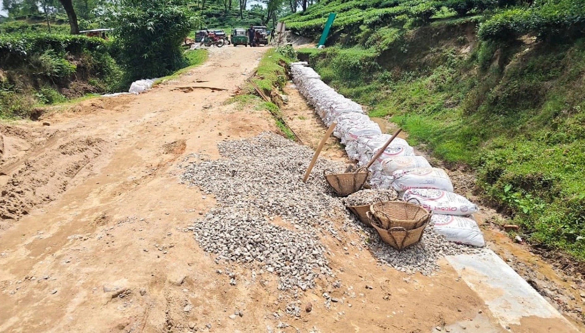 শ্রীমঙ্গলে সড়ক প্রকল্পে অনিয়মের অভিযোগ