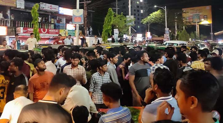শাবি শিক্ষককে মারধর : সড়ক অবরোধ, আটক ১