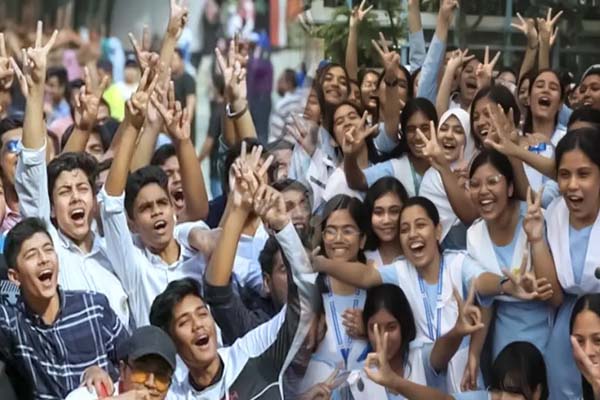 কমেছে পাসের হার, বেড়েছে জিপিএ-৫