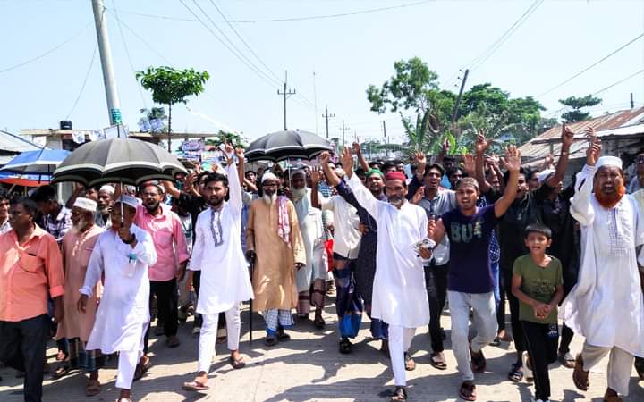 শান্তিগঞ্জের নোয়াখালী বাজারে মাইক প্রতীকের মিছিল ও পথসভা 