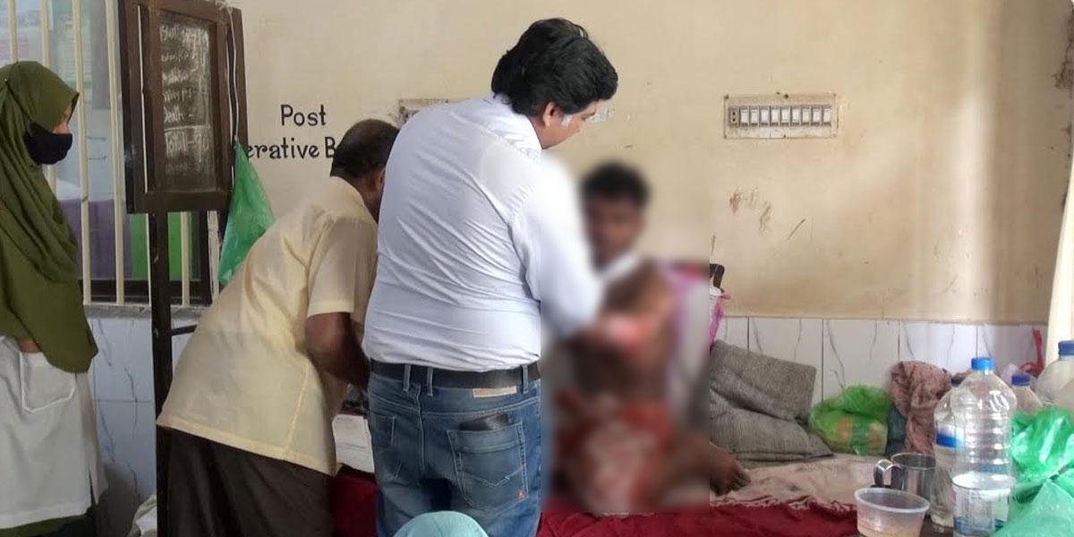 ফোন চুরির অপবাদে নির্যাতনের পর যুবকের গায়ে আগুন