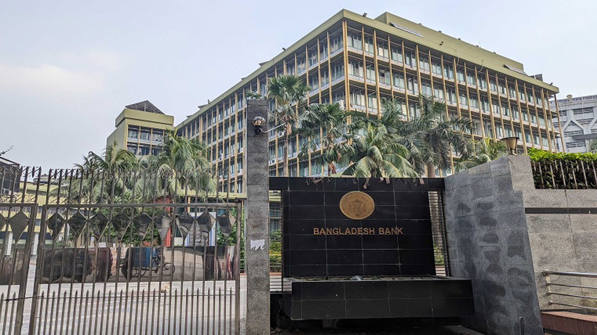 প্রবাসীরা ১০ লাখ টাকা পর্যন্ত ঋণ পাবেন