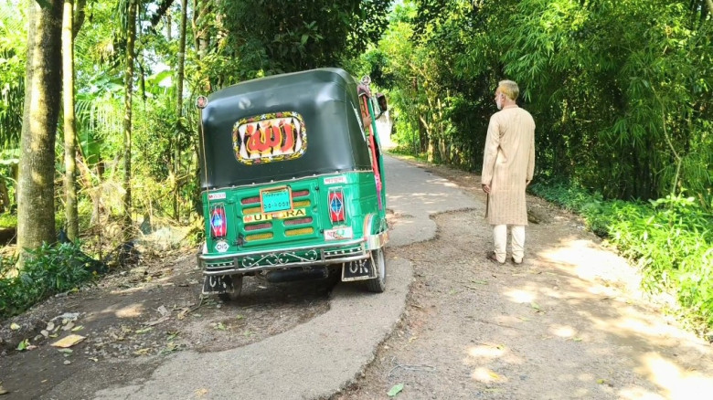 মৌলভীবাজার-রাজনগর-নতুন ব্রীজ-কালারবাজার সড়কের বেহাল দশা