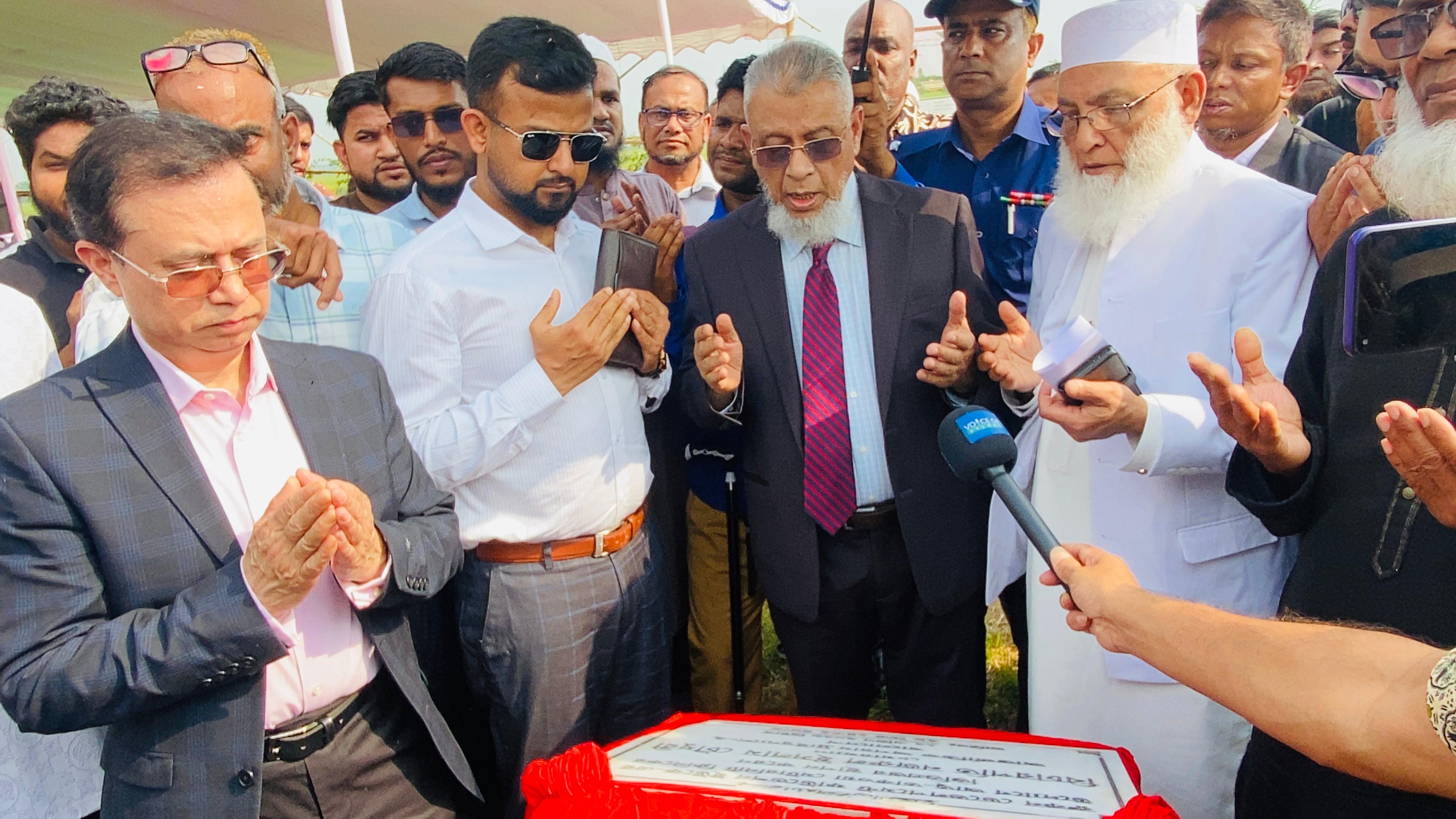 বালাগঞ্জে &lsquo;আত্ব-তাকওয়া মেটারনিটি ক্লিনিক&rsquo;-এর ভিত্তিপ্রস্তর স্থাপন বিচারপতি নজরুল ইসলাম