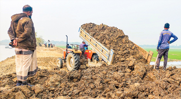 হাওরের ফসল রক্ষা বাঁধ: সময় শেষ, কাজ বাকি ৪৫ শতাংশ