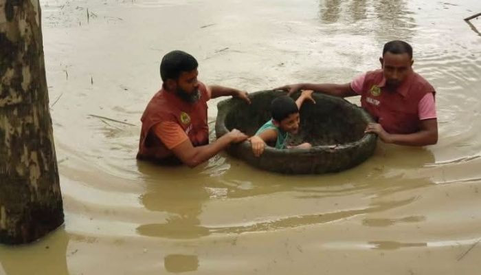 খোয়াই নদীর ভাঙনের নেপথ্যে &lsquo;অবৈধভাবে বালু উত্তোলন&rsquo;