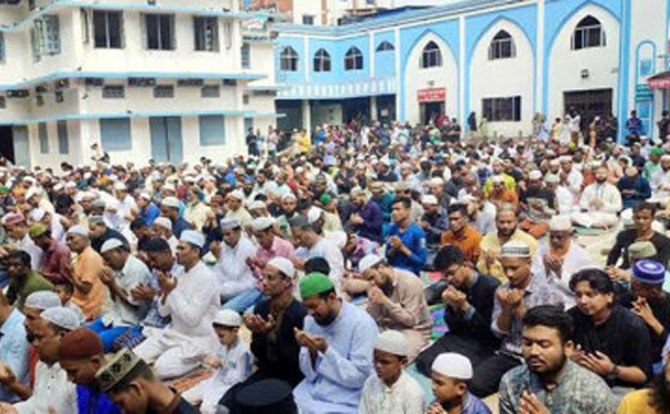 জুমাতুল বিদা'য় মুসল্লীদের ঢল
