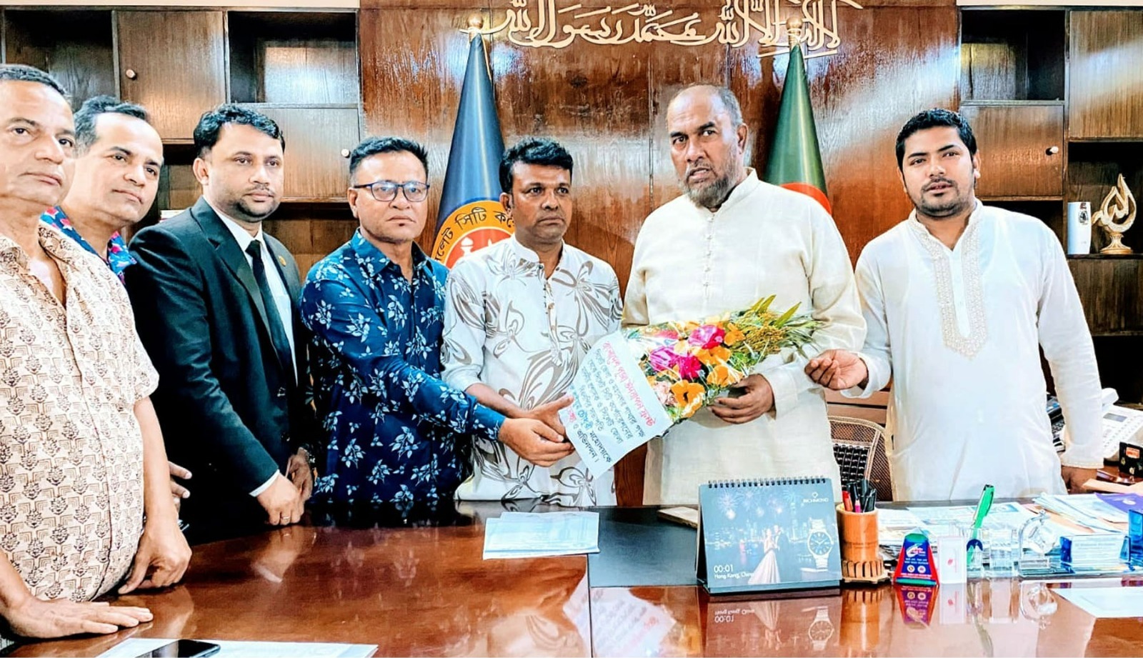 সিসিক প্রশাসক আব্দুল কাইয়ুম চৌধুরীকে বাংলাদেশ পূজা উদযাপন ফ্রন্টের শুভেচ্ছা