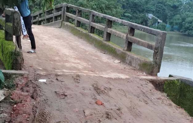 বন্যায় ক্ষতিগ্রস্ত ৫ সেতুর নির্মাণে অনিশ্চয়তা; বাড়ছে জনদুর্ভোগ