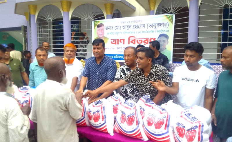 বিশ্বনাথে বন্যার্তদের মধ্যে আব্দুন নূর ফাউন্ডেশনের চাল বিতরণ
