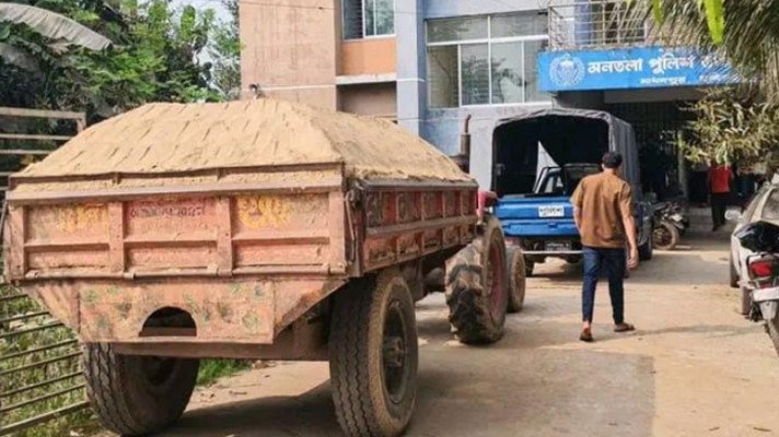 মাধবপুরে অবৈধ বালু ও মাটি উত্তোলন রোধে দুইজনকে জরিমানা