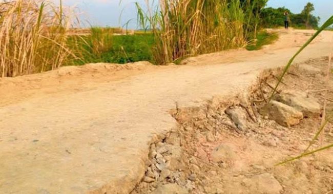 সড়ক নয় যেন ম র ণ ফাঁ দ
