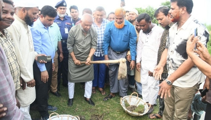 অসাধু এজেন্সীর বিরুদ্ধে ব্যবস্থা নেওয়া হবে: প্রবাসী কল্যাণমন্ত্রী