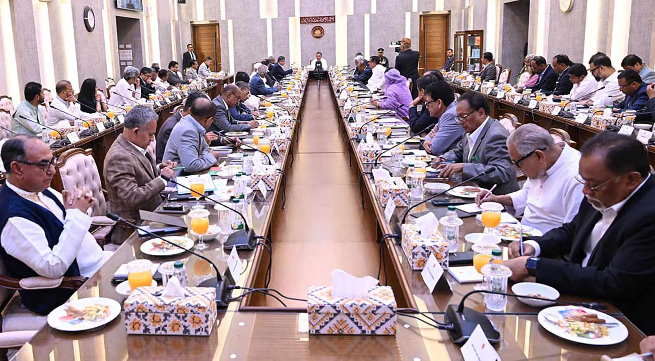 মন্ত্রীদের &lsquo;বেফাঁস মন্তব্যে&rsquo; বিব্রত সরকার, রদবদলের গুঞ্জন
