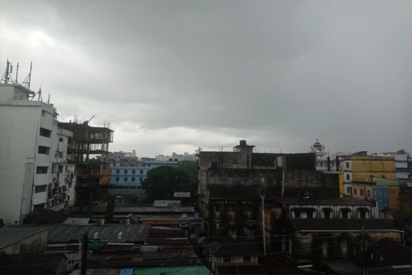 সিলেটসহ ১২ অঞ্চল ৬০ কিমি বেগে ঝড়ের পূর্বাভাস
