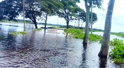 ভারী বৃষ্টি হলেই যায় তলিয়ে যায় বিভিন্ন আঞ্চলিক সড়ক